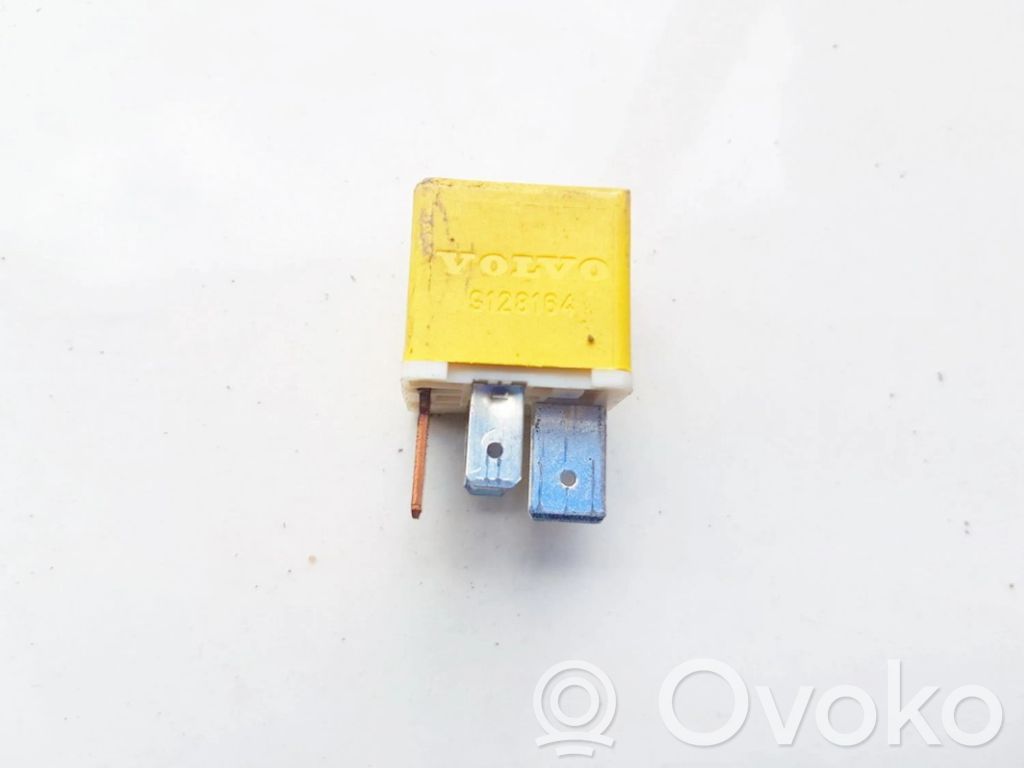 Volvo S70  V70  V70 XC Muu rele 