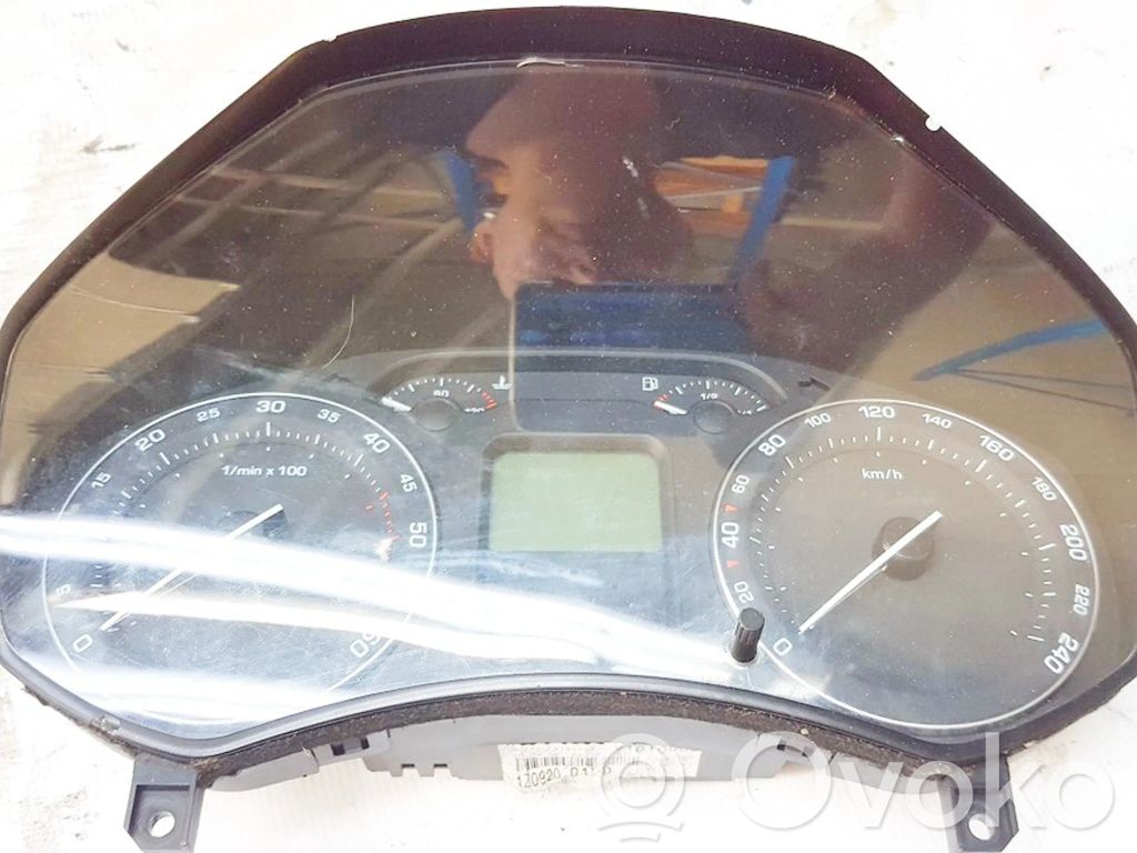 Skoda Octavia Mk2 (1Z) Tachimetro (quadro strumenti) 