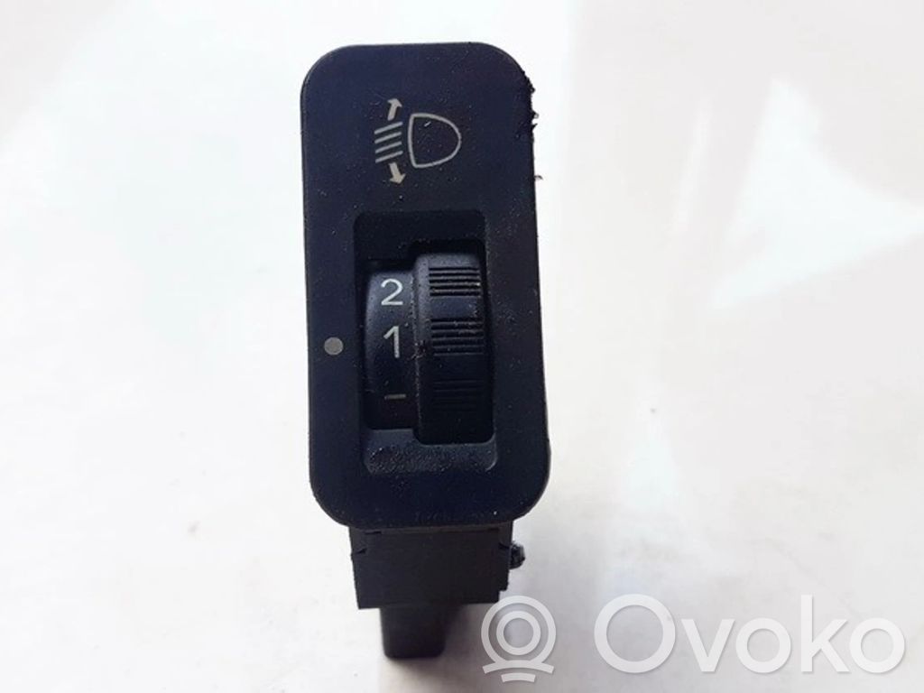Peugeot 206 Headlight level height control switch 