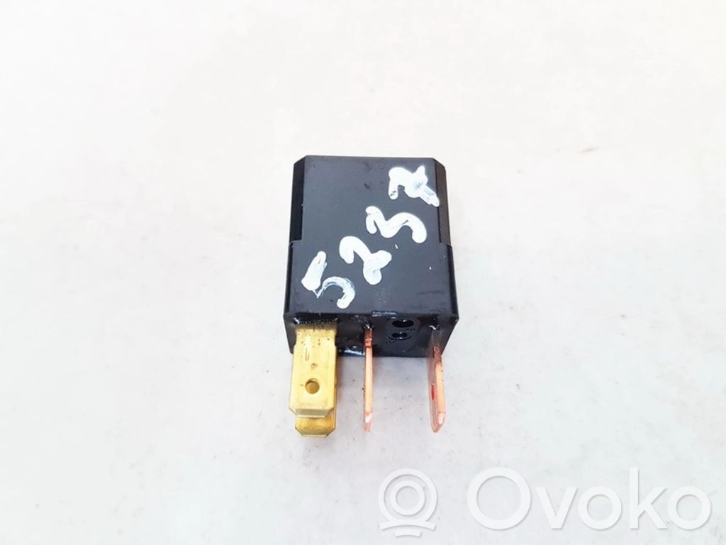 Otros relés   ACM33221,UM4667730,ACM33221,UM4667730