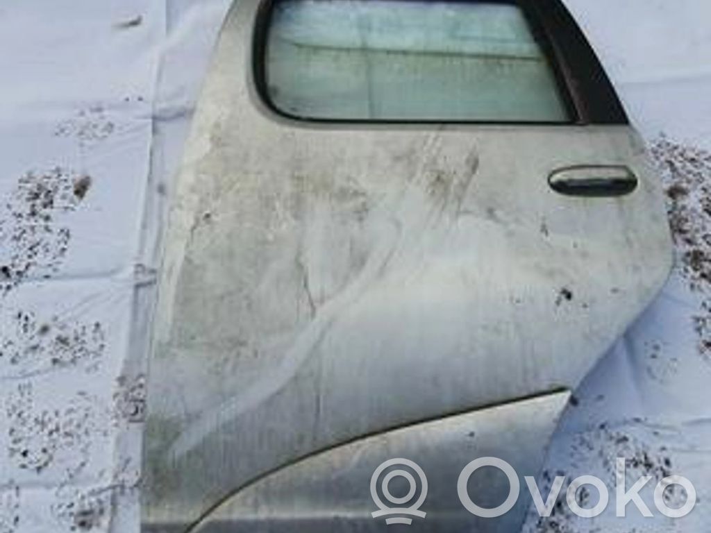 Toyota Yaris Verso Portiera posteriore 