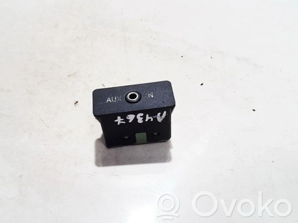 USB-Anschluss   6986791,61316986791,61316986791,6986791