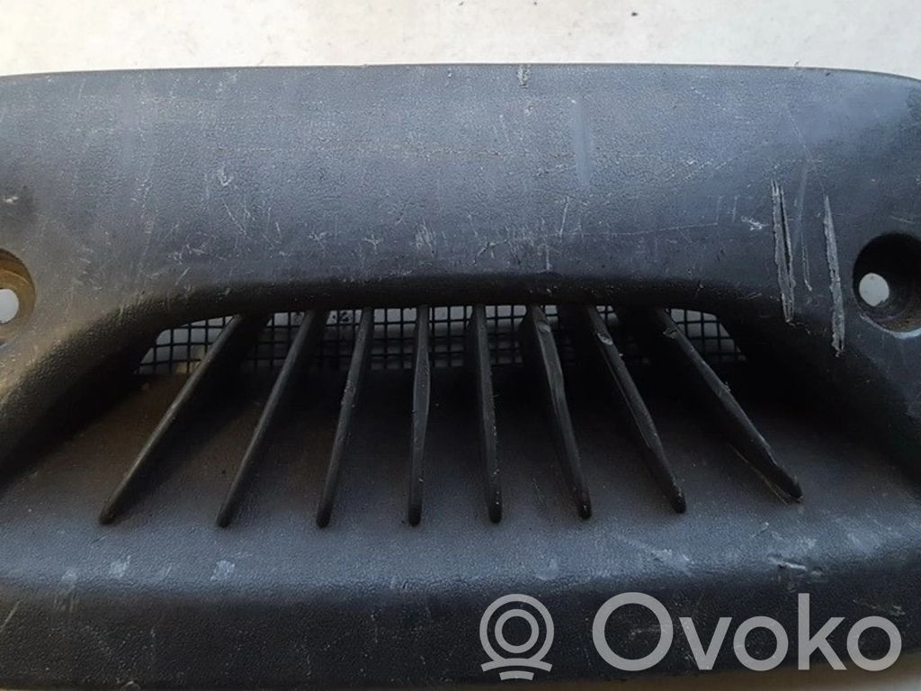 Toyota Previa (XR30, XR40) II Dysze / Kratki środkowego nawiewu deski rozdzielczej 