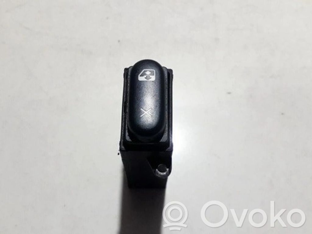 Renault Scenic I Interruptor del elevalunas eléctrico