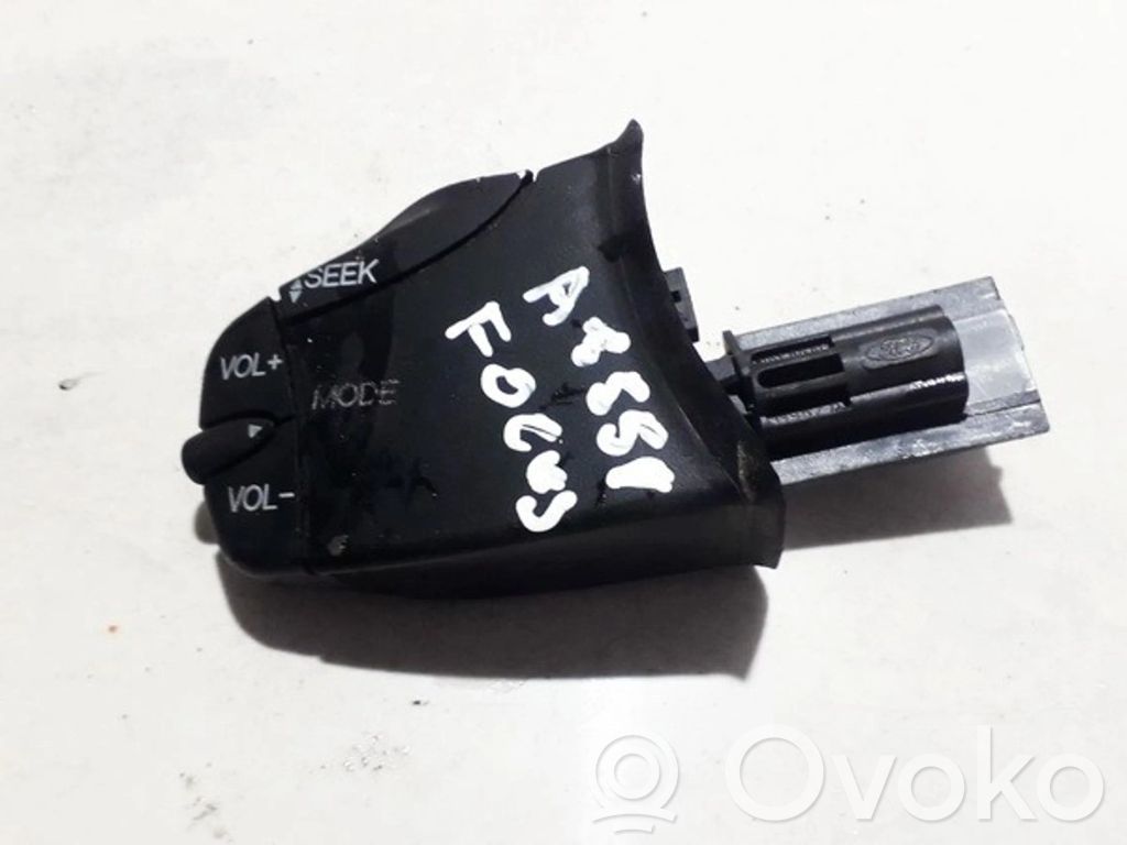 Boutons / interrupteurs volant   98AB14K147AB,98AB14K147AB