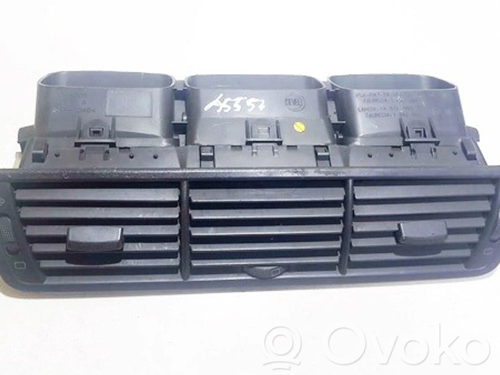 Peugeot 807 Griglia di ventilazione centrale cruscotto