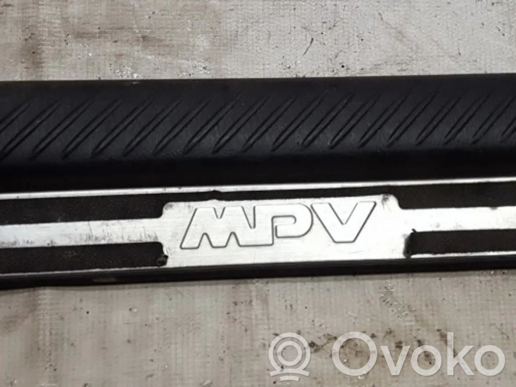 Mazda MPV Capac prag față