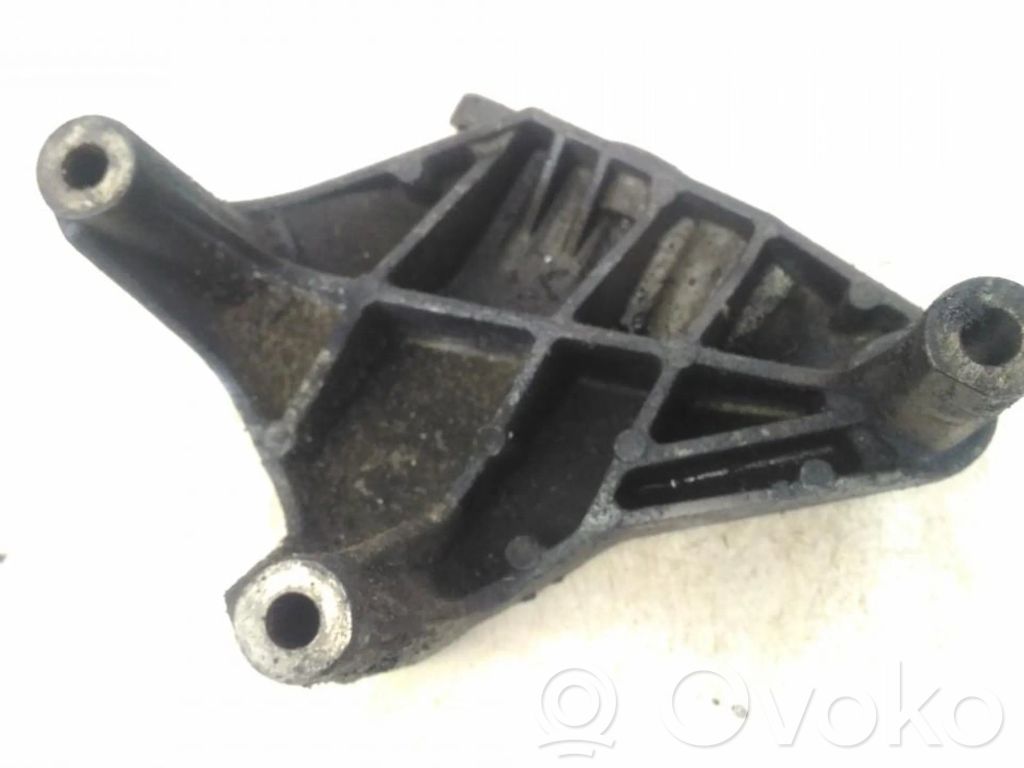 Opel Astra H Engine mounting bracket 