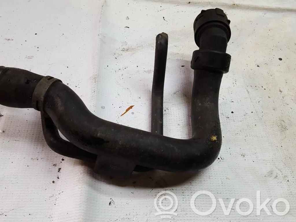 Audi A4 S4 B6 8E 8H Conductă/furtun lichid de răcire motor 