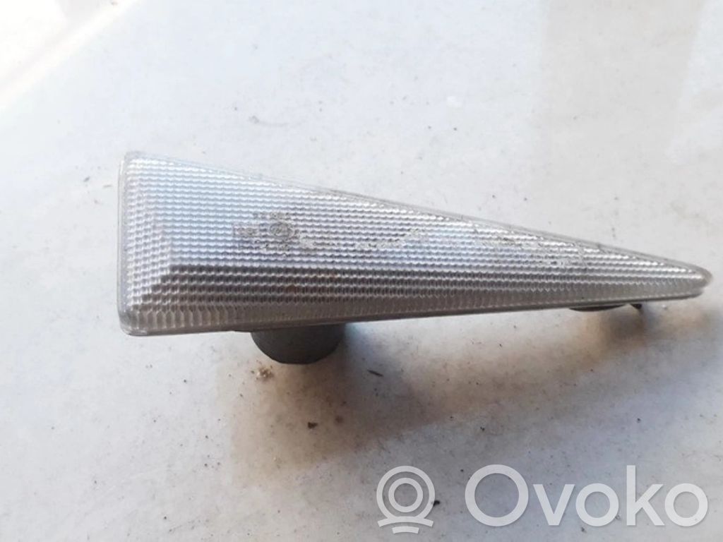 Renault Megane II Semnalizator bară față 