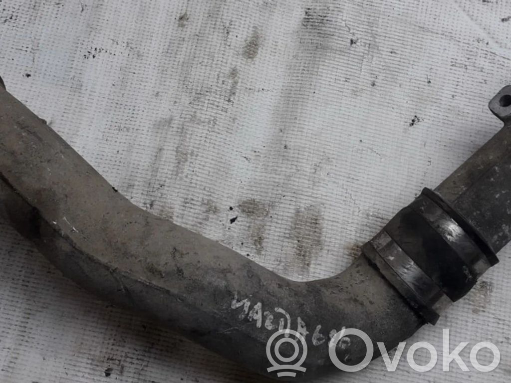 Mazda 626 Manguera/tubo del intercooler 