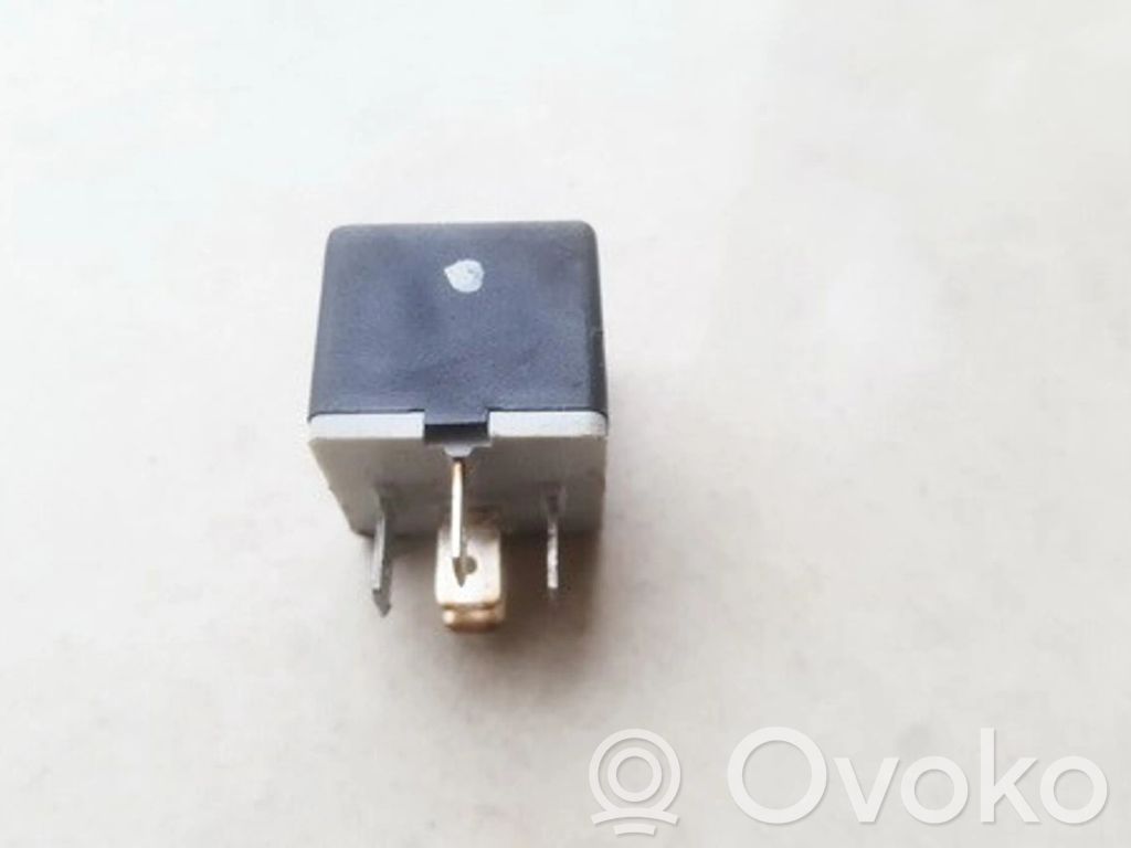 Altri relè   90191753,12V38697,12V38697,90191753
