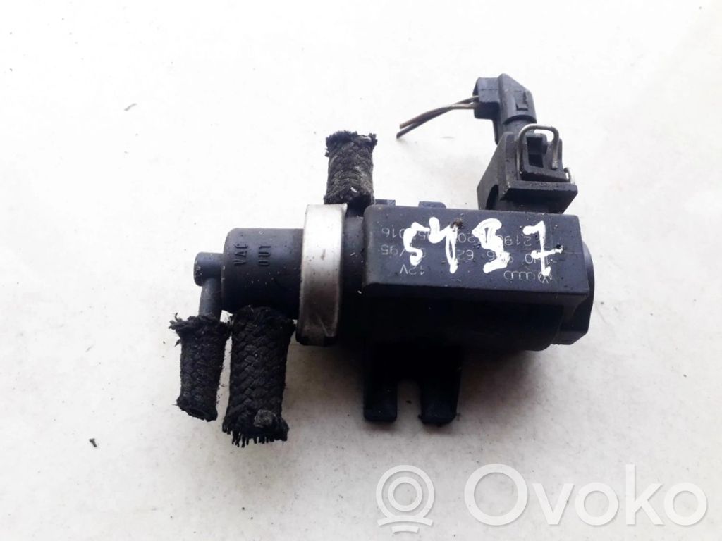 Volkswagen Golf III Zawór podciśnienia / Elektrozawór turbiny 