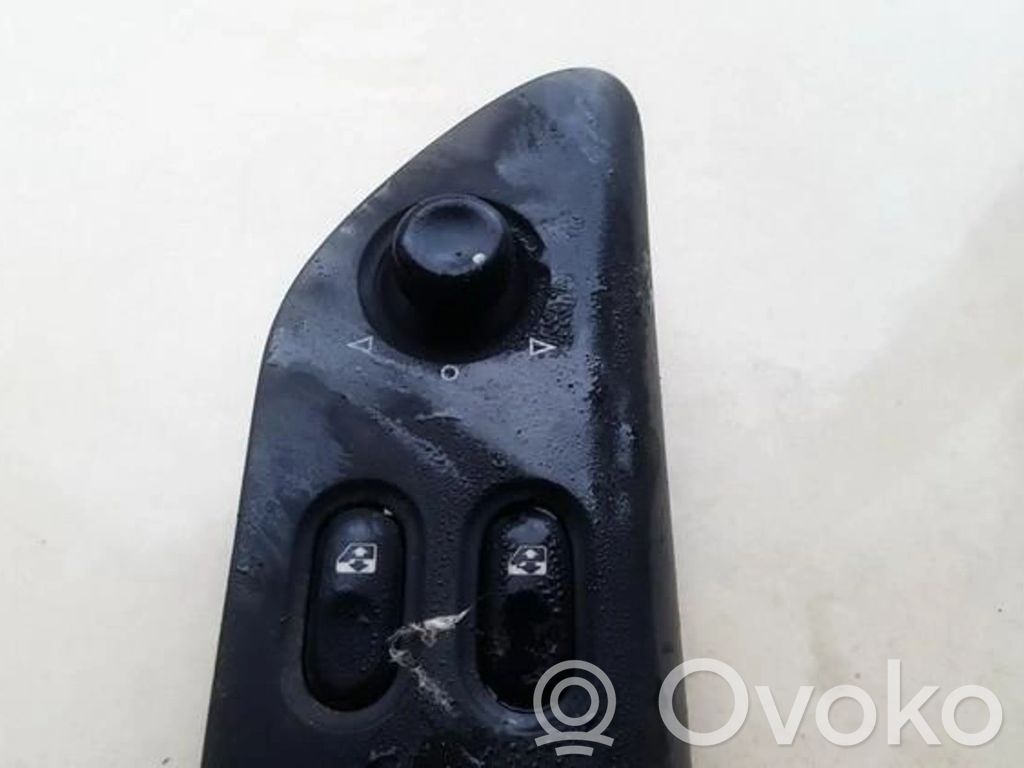 Electric window control switch   7700822335,7700822335