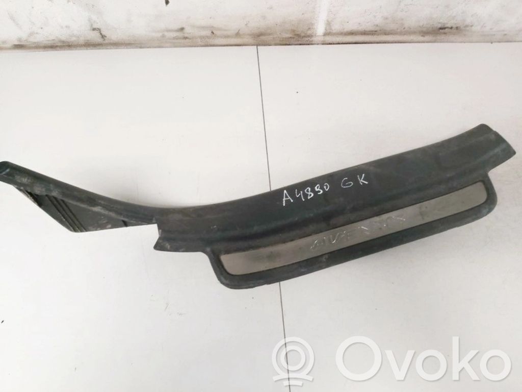 Toyota Avensis T250 Listwa progowa tylna 