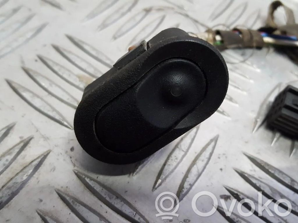 Opel Omega B1 Interruttore di controllo dell’alzacristalli elettrico 