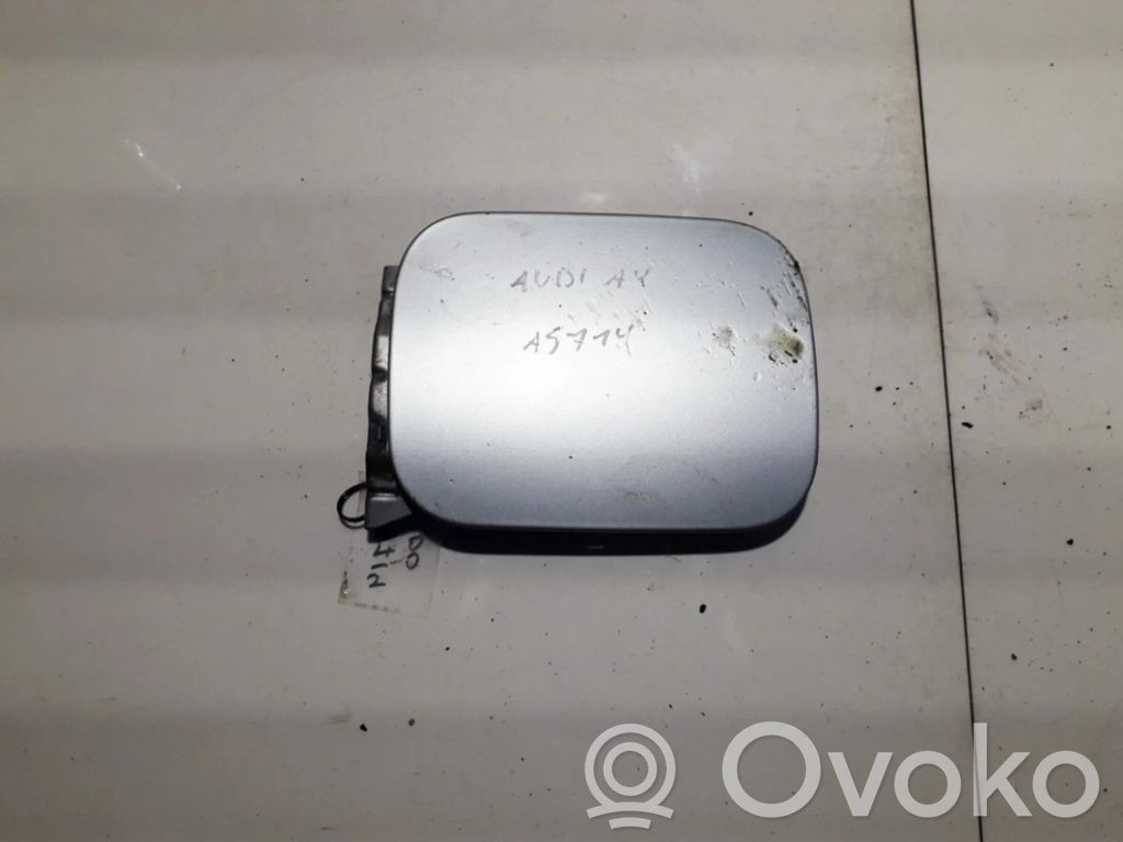 Audi A4 S4 B5 8D Tankdeckel Tankklappe 