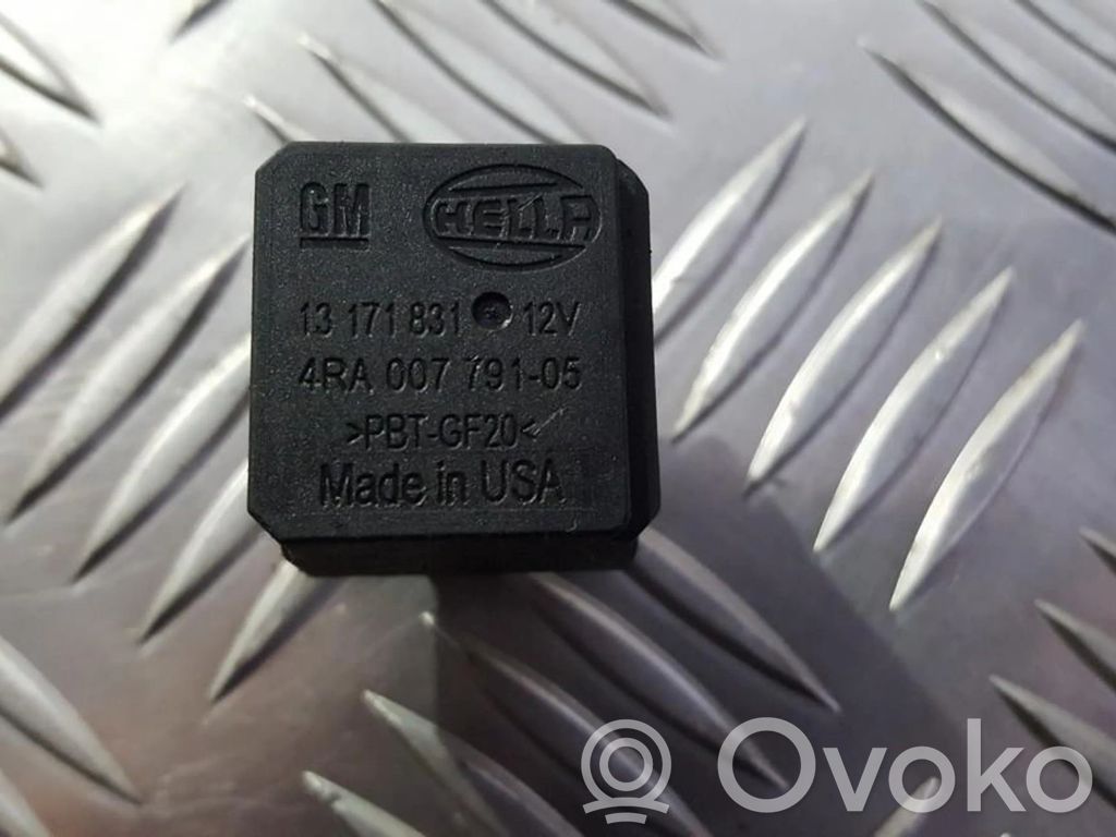 Otros relés   13171831,4RA00779105,13171831,4RA00779105,4RA00779105