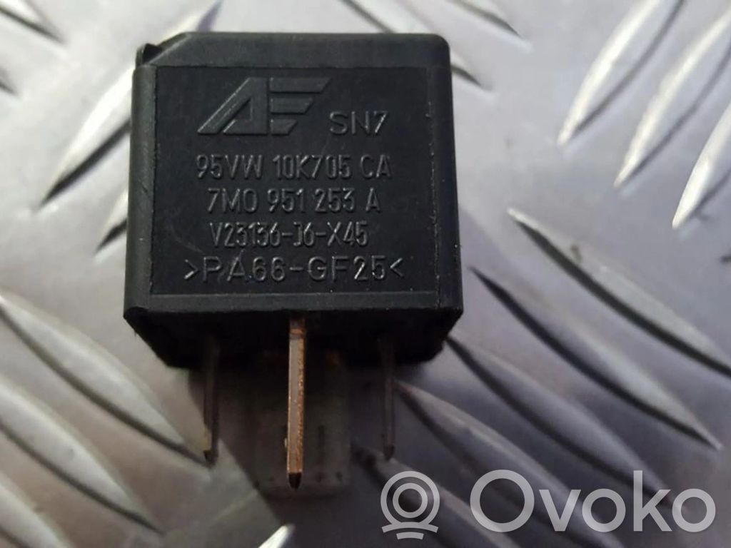 Muu rele   95VW10K705CA,7M0951253A,7M0951253A,95VW10K705CA,V23136J6X45,V23136J6X45