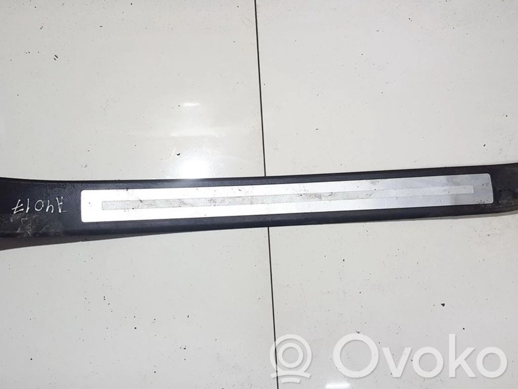 Audi A4 S4 B7 8E 8H Copertura del rivestimento del sottoporta anteriore 