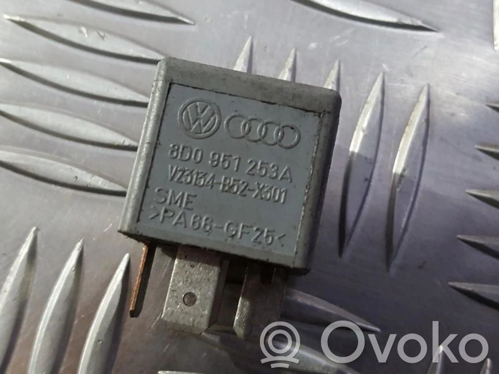 Sonstige Relais   8D0951253A,V23134B52X301,8D0951253A,V23134B52X301,V23134B52X301