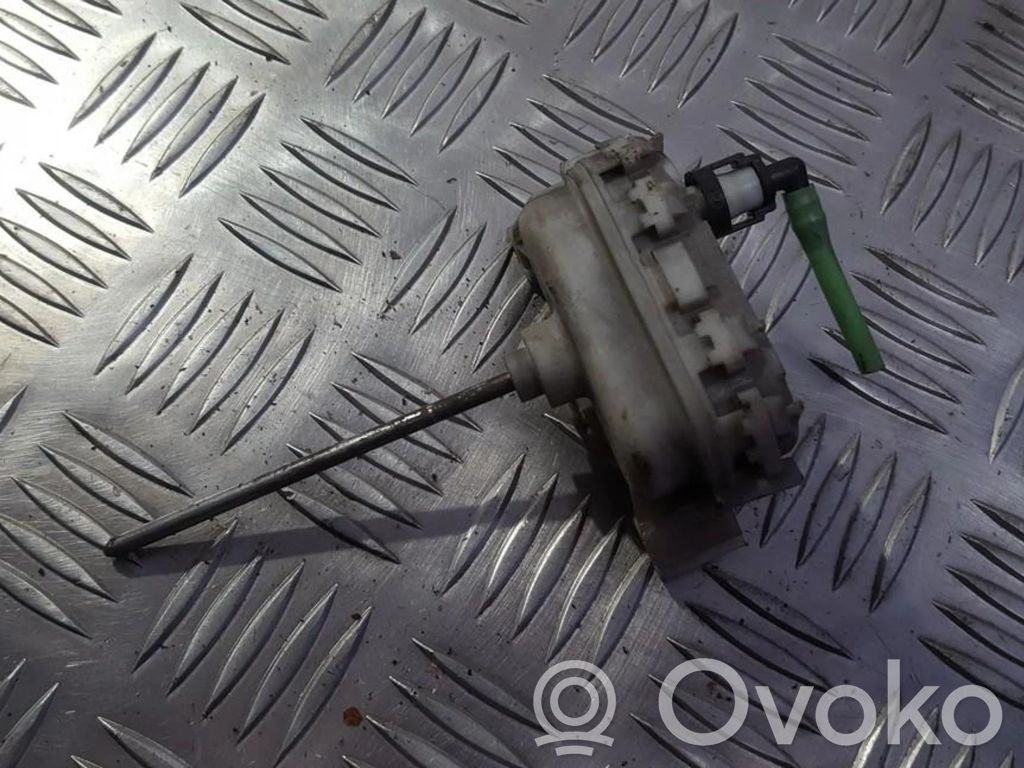 Audi 100 S4 C4 Pompă vacuum închidere centralizată 
