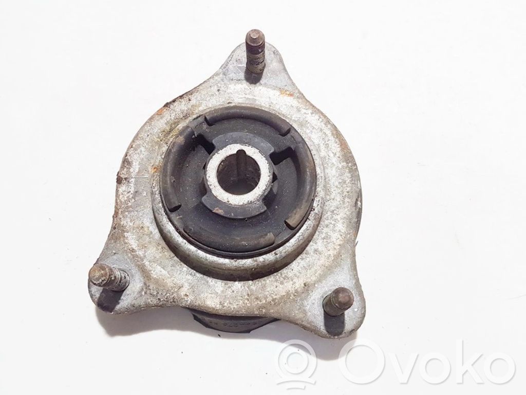 Saab 900 Coil spring mount 