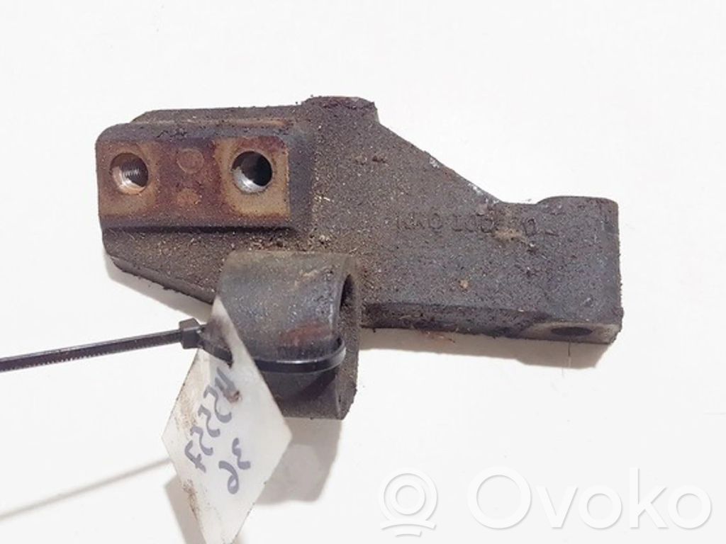 Rover 25 Engine mounting bracket 