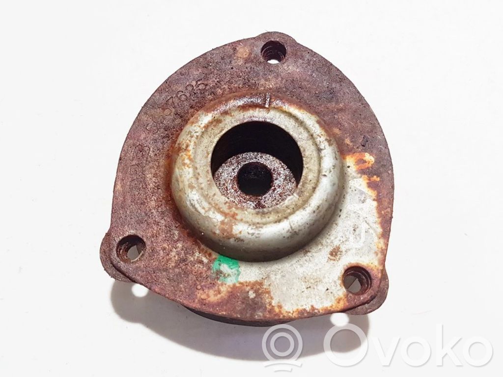 Saab 9-5 Mocowanie sprężyny amortyzatora 