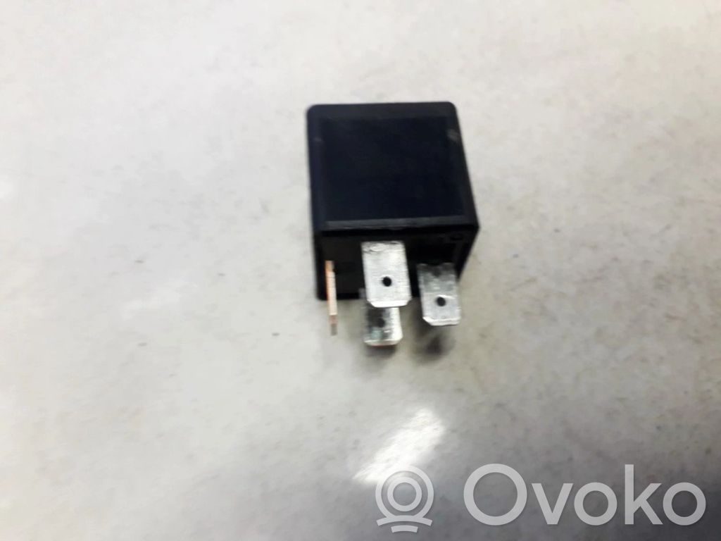 Altri relè   90464760,V23134K52X220,90464760,V23134K52X220