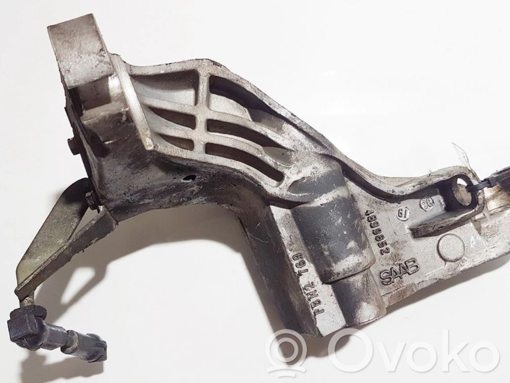 Saab 9-5 Engine mounting bracket 
