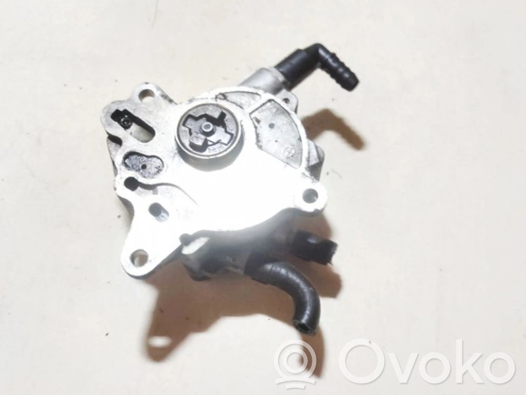 Volkswagen PASSAT B6 Pompă vacuum 