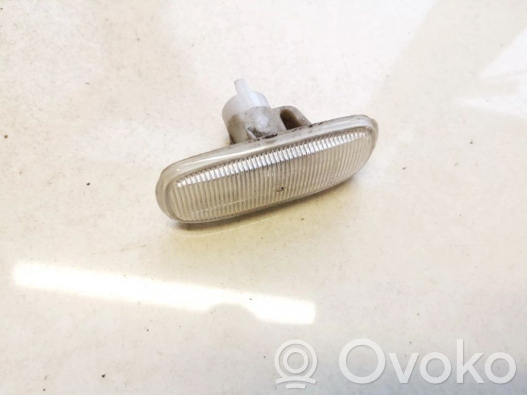 Audi 80 90 S2 B4 Feu clignotant répétiteur d'aile avant