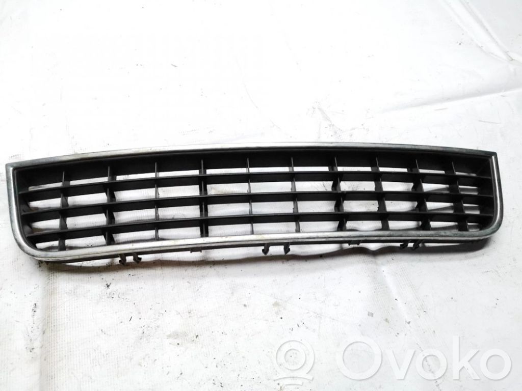 Audi A6 S6 C5 4B Grille inférieure de pare-chocs avant 