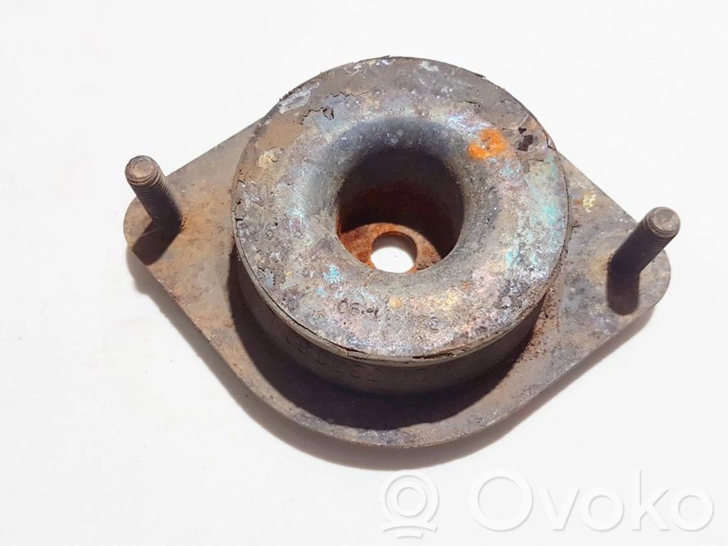 Renault Clio I Engine mount bracket 