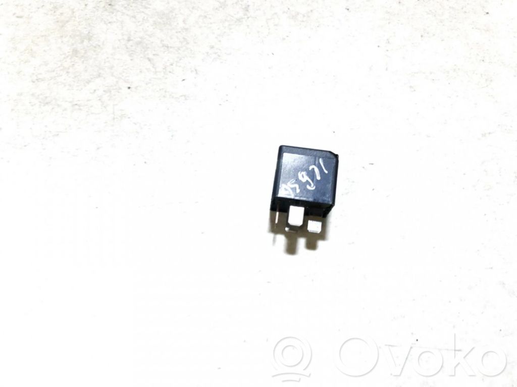 Otros relés   2S7T14B192AA,V23136B1X66,2S7T14B192AA,V23136B1X66