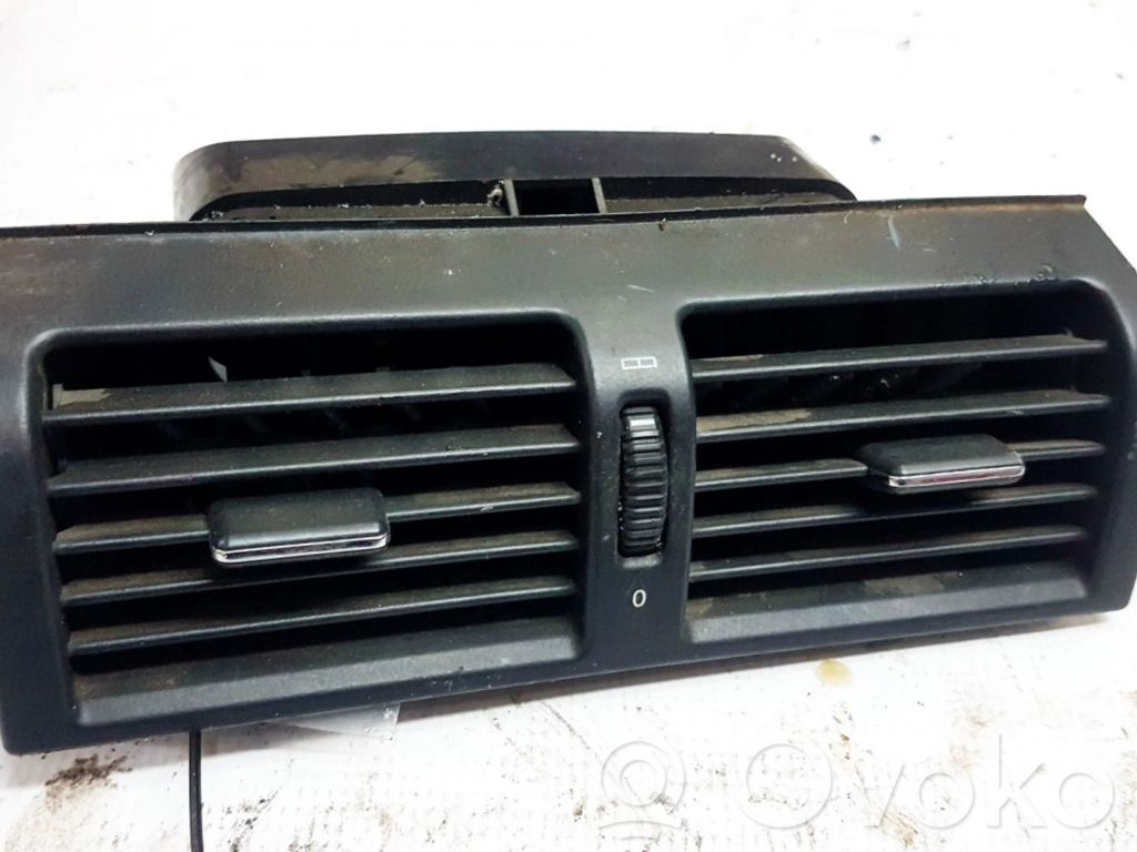 Mercedes-Benz E W210 Griglia di ventilazione centrale cruscotto