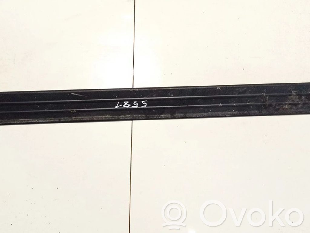 Subaru Outback Capac prag față 