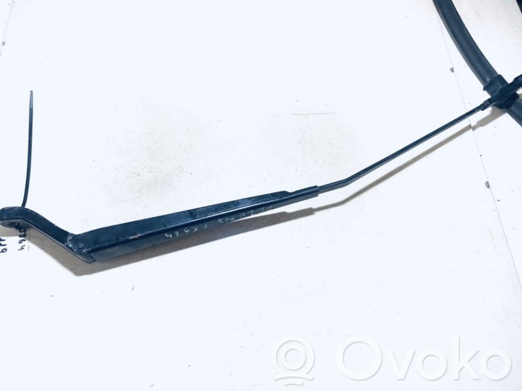 Peugeot 407 Ramię wycieraczki szyby przedniej / czołowej 