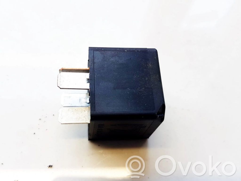 Otros relés   2S7T14B192AA,V23136B1X66,2S7T14B192AA,V23136B1X66