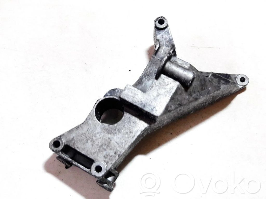 Saab 9-5 Engine mounting bracket 