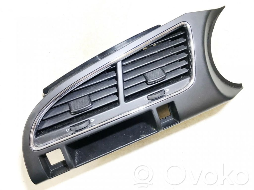 Peugeot 3008 I Rejilla de ventilación central del panel