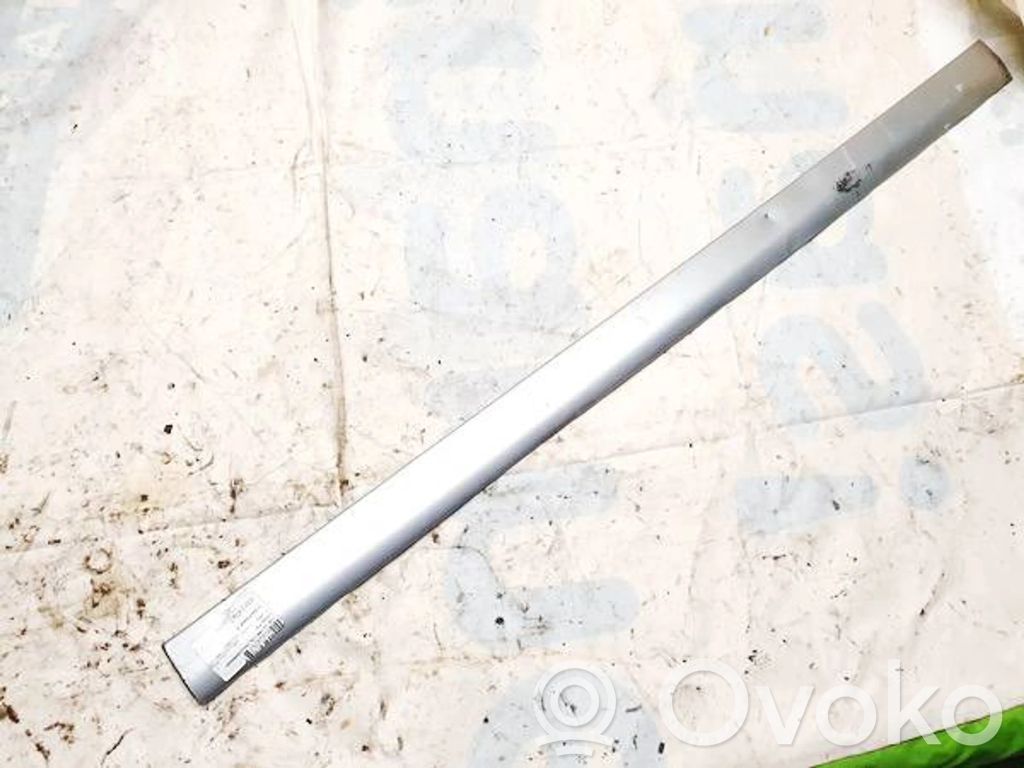 Audi A4 S4 B5 8D Listwa drzwi 