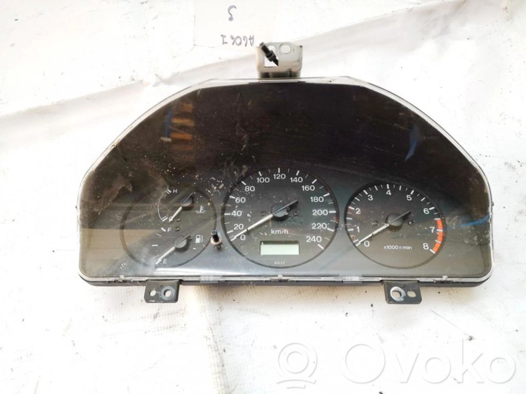 Mazda 323 F Licznik / Prędkościomierz 