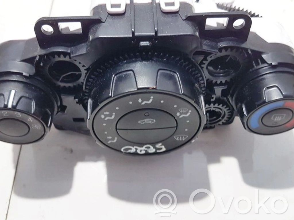 Ford Fiesta Panel klimatyzacji 