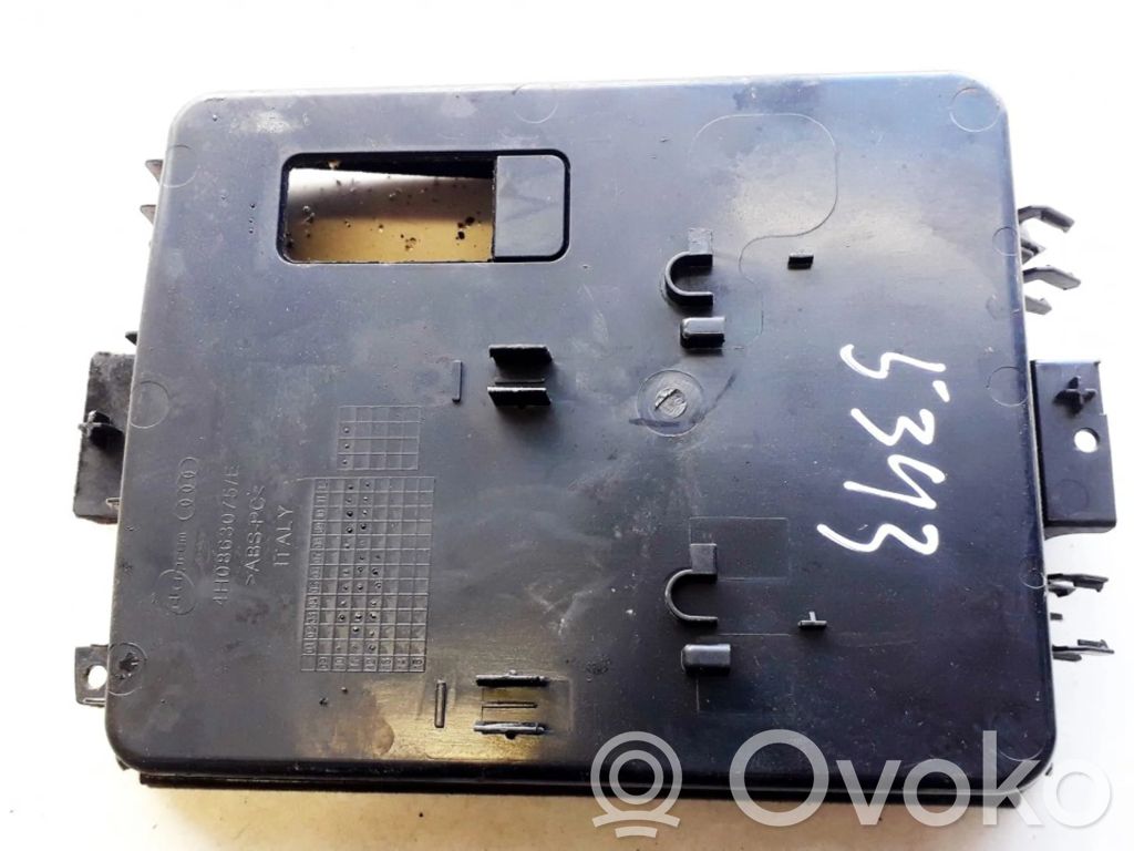 Audi A8 S8 D4 4H Altra parte interiore