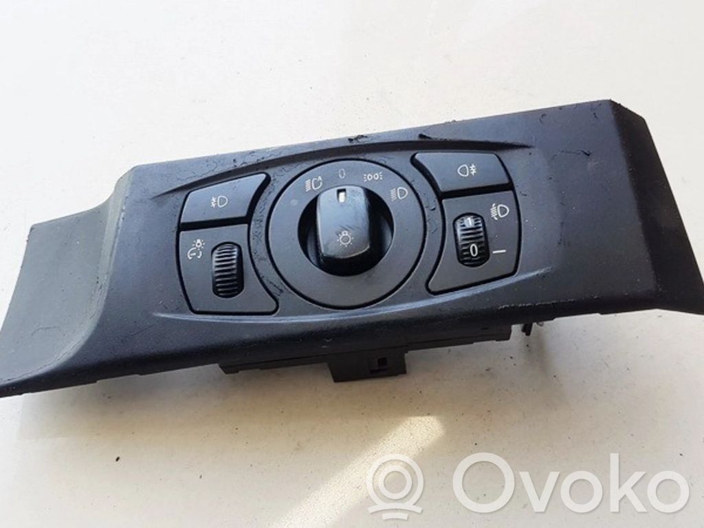 Przełącznik świateł   6953739,692525102,33290203,692525102,6953739