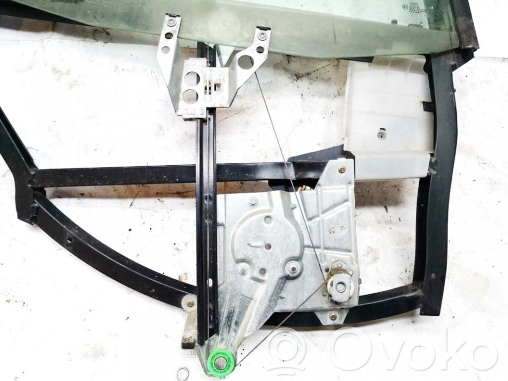 Audi A4 S4 B5 8D Alzacristalli del portellone scorrevole con motorino