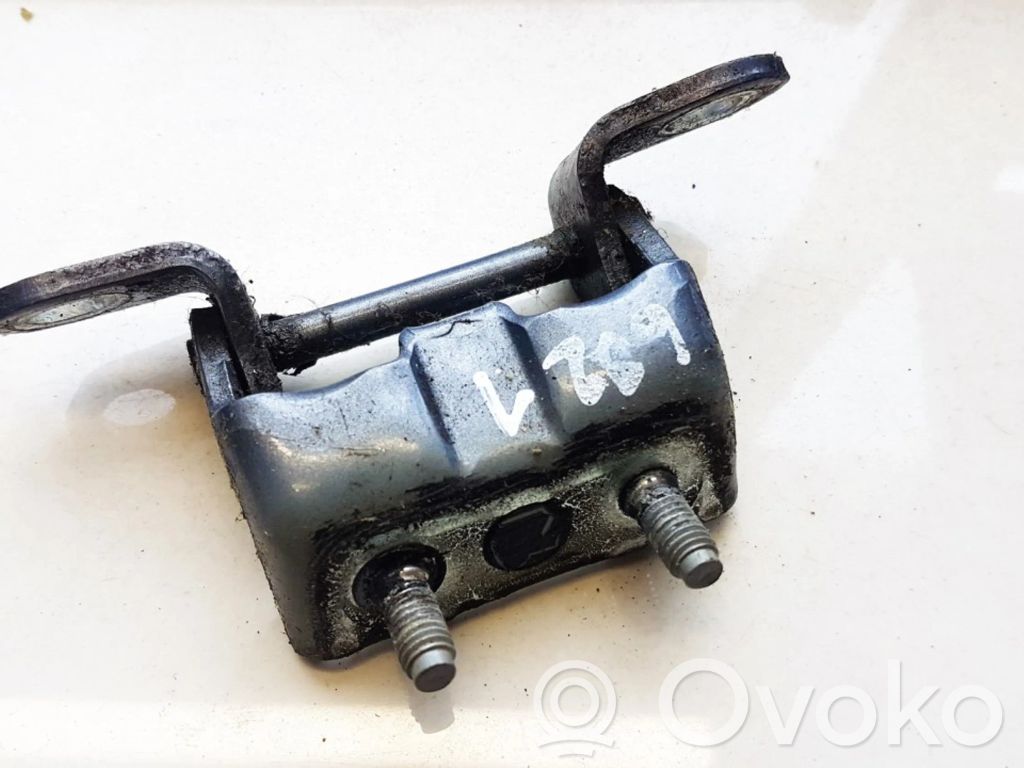 Nissan Qashqai+2 Tailgate/trunk/boot hinge 