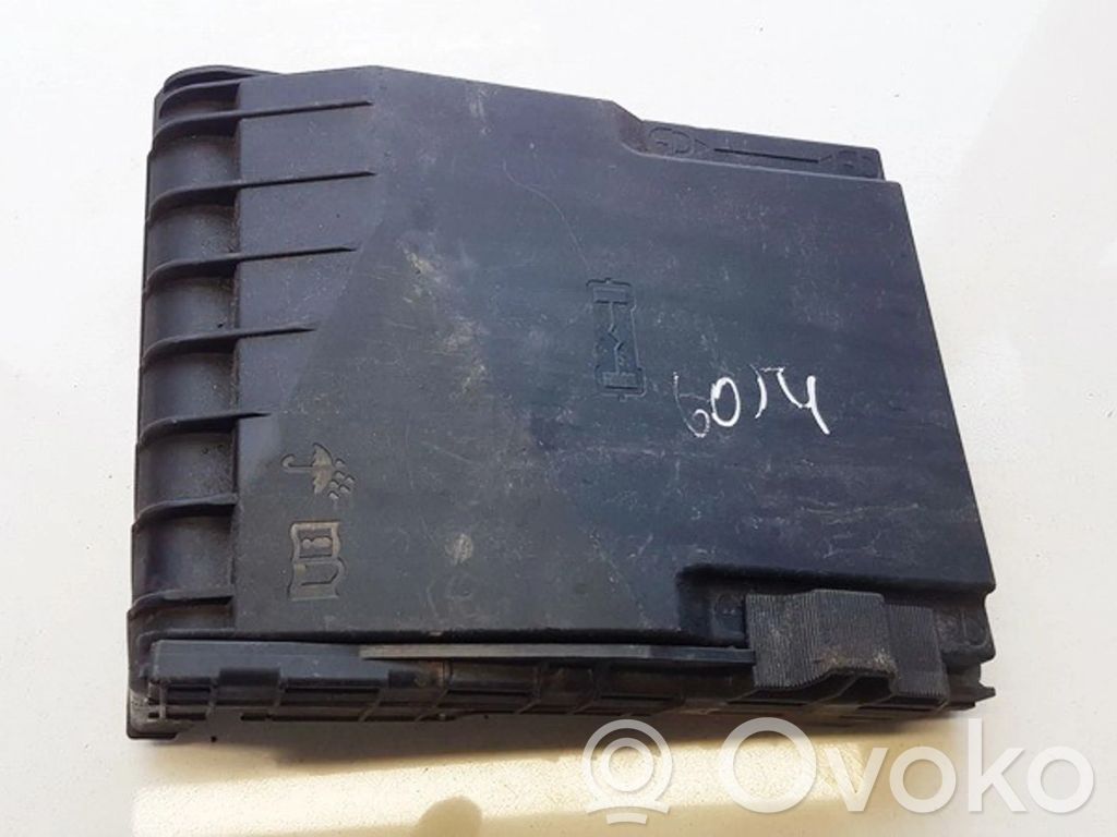 Volkswagen Caddy Coperchio scatola dei fusibili